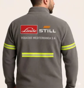 Uniformes polar con logos bordados Atelier uniformes